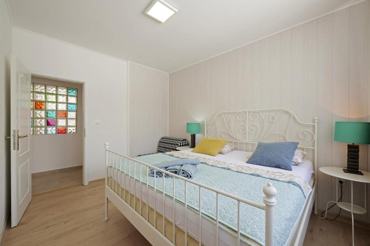 Villa Smuketa In Trogir Haus Fuer 4 Personen Esterno foto