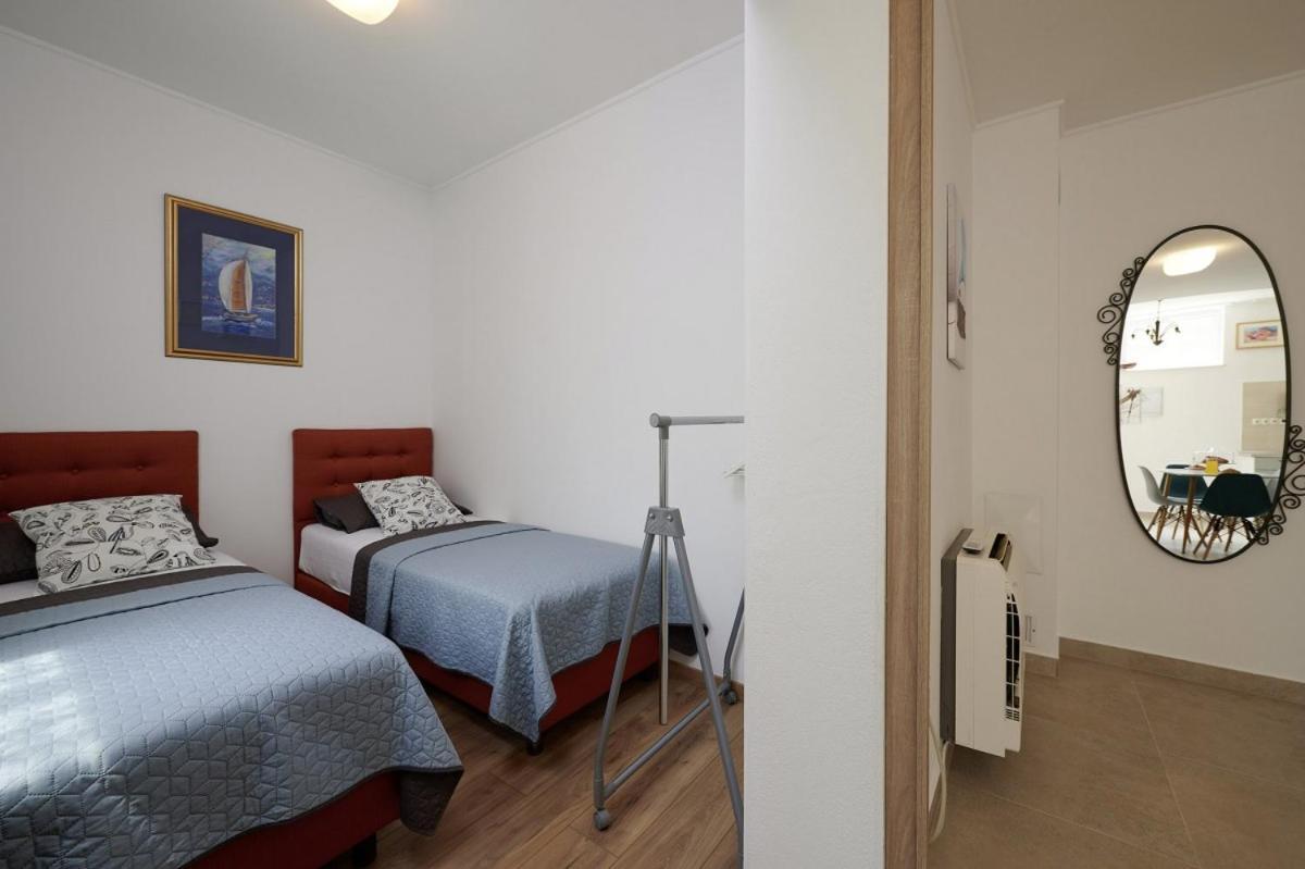 Villa Smuketa In Trogir Haus Fuer 4 Personen Esterno foto