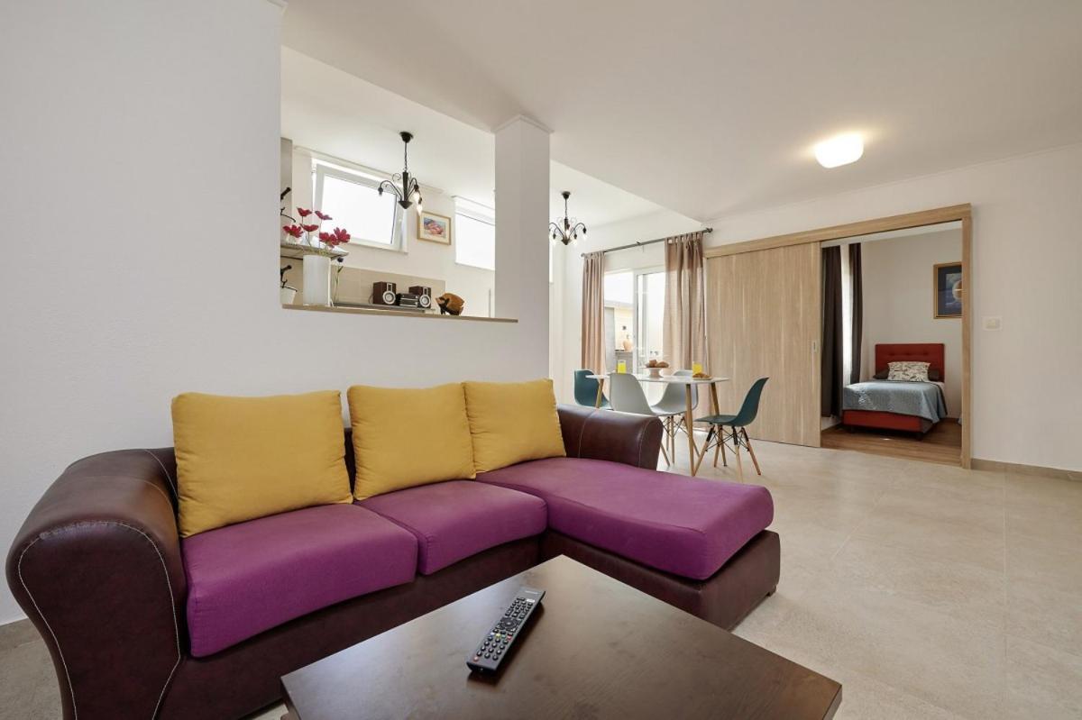 Villa Smuketa In Trogir Haus Fuer 4 Personen Esterno foto
